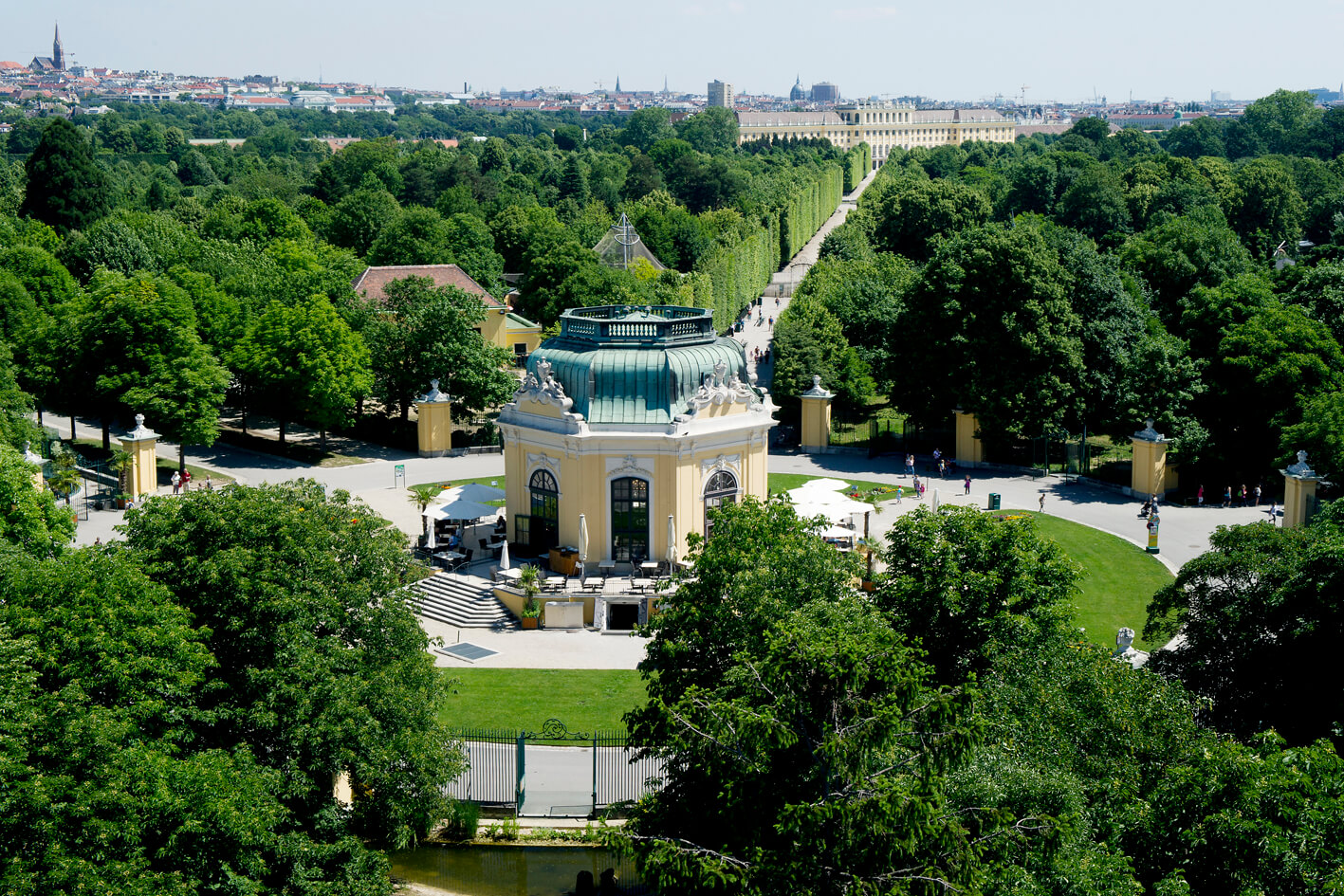 Bild des Kaiserpavillons im Tiergarten Schnbrunn - Luftaufnahme
