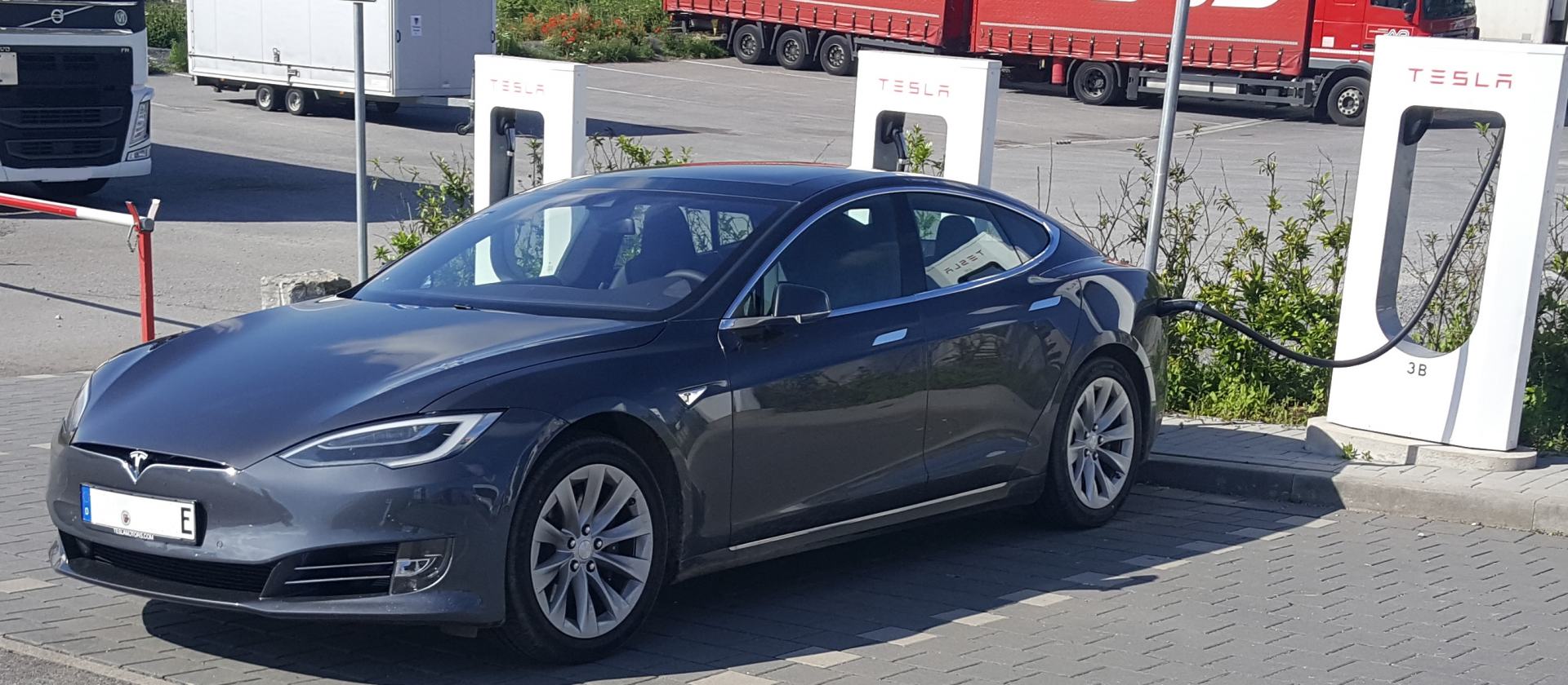 Tesla Model S nach Facelift (seit April 2016)